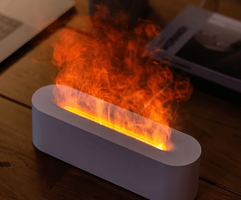 Umidificatore d'aria con effetto fiamma e diffusore di aromaterapia