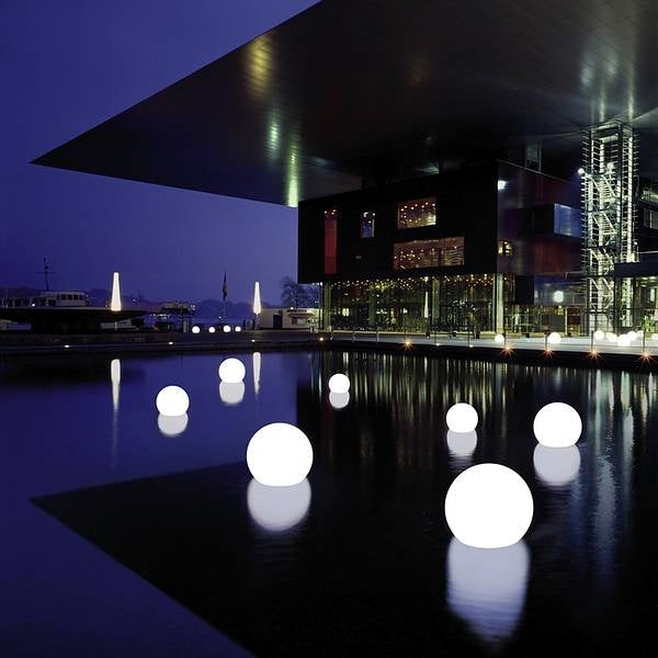 Luce da Giardino LED Rotonda Impermeabile con 16 Colori e Telecomando - Perfetta per Giardino, Portico e Feste