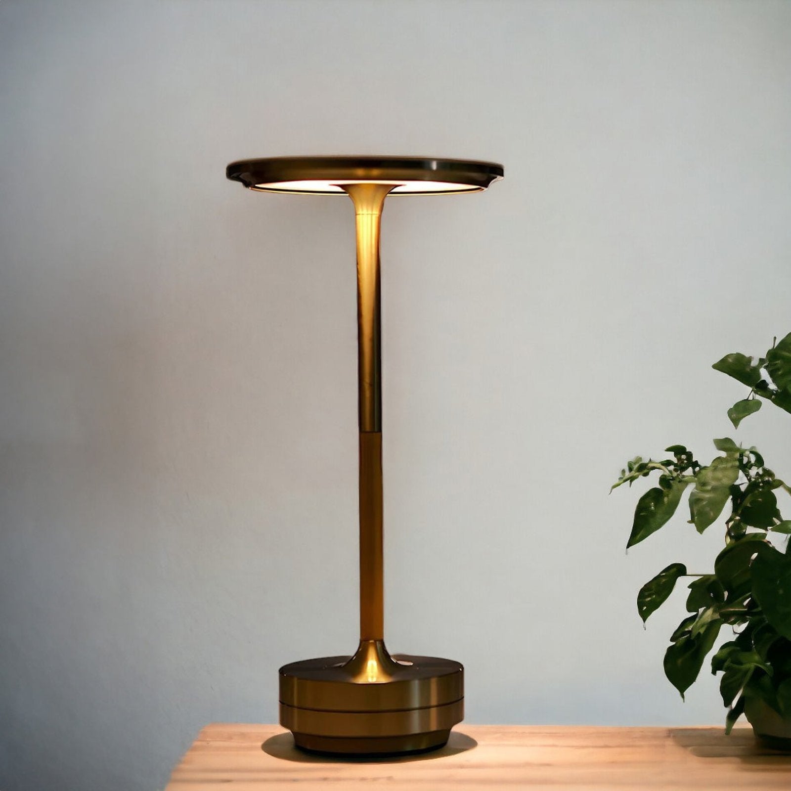 Aura Luxe Lampada da Tavolo – Design Moderno con Luce Calda e Regolabile