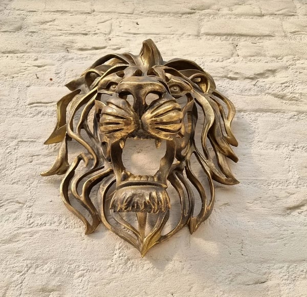 Testa di Leone in Metallo per Decorazione da Parete - Elegante e Robusta