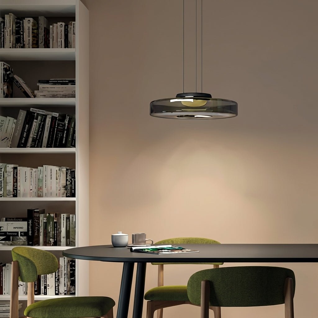 Lampada a sospensione Bauhaus con paralume rotondo traslucido