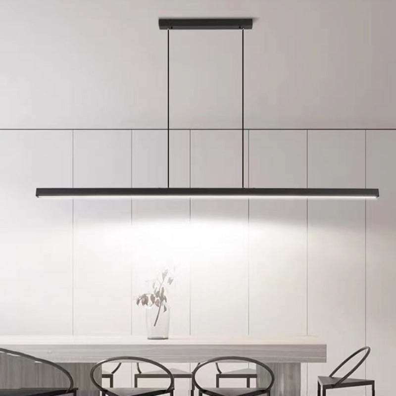 Moderno Lampadario a LED – Stile Industriale con Dettagli in Pelle