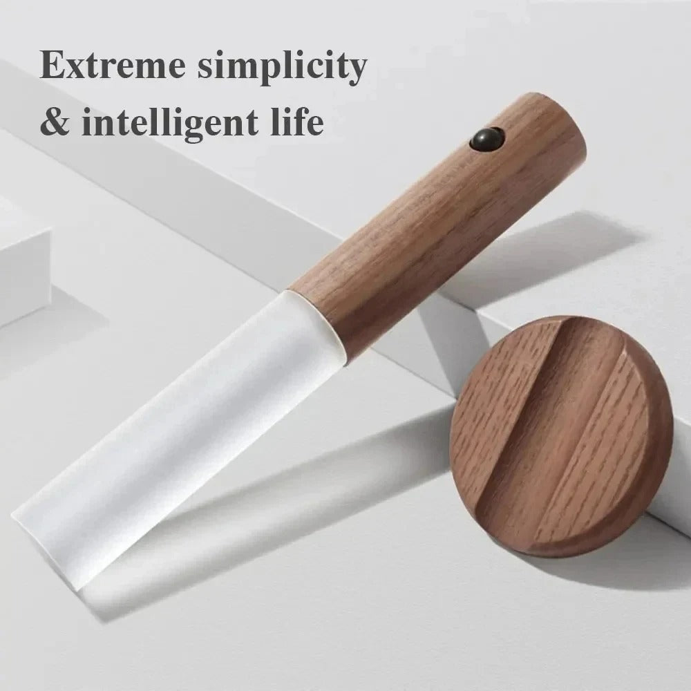 Lampada da Parete Magnetica in Legno per un'Ambiente Calda