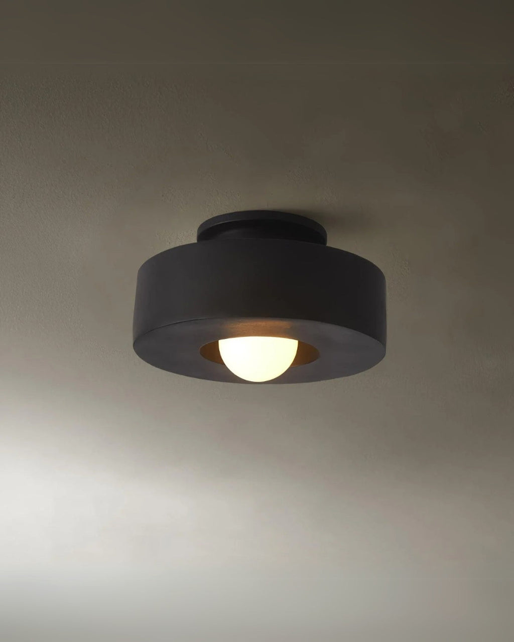 Velmira | Illuminazione a soffitto scultorea a LED con luce bianca calda 3000K per interni moderni