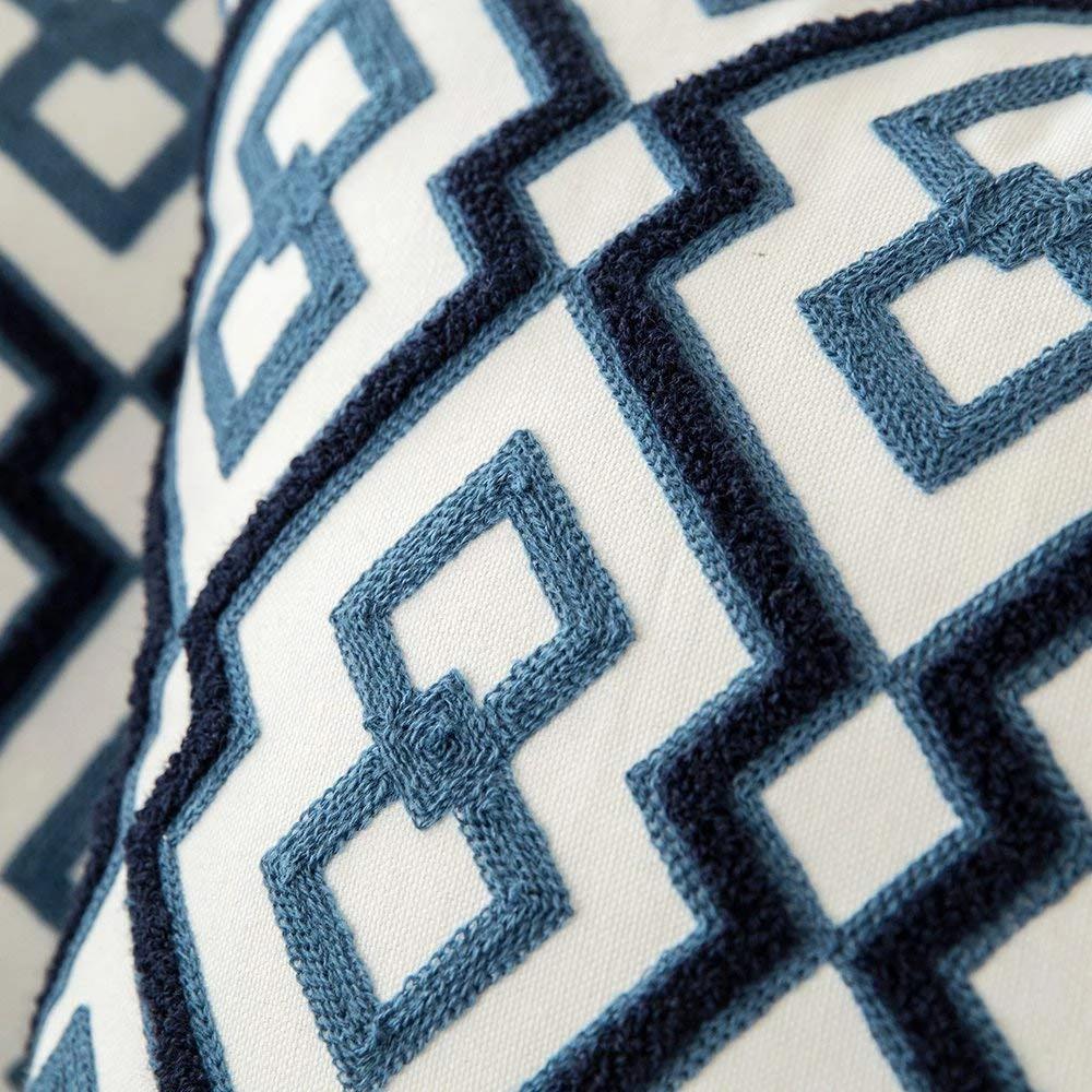 Auralithe - Cuscino Ricamato Blu con Motivo Ornamentale