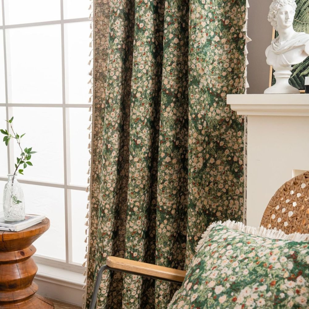 Tenda floreale in stile vintage per un'atmosfera classica negli ambienti