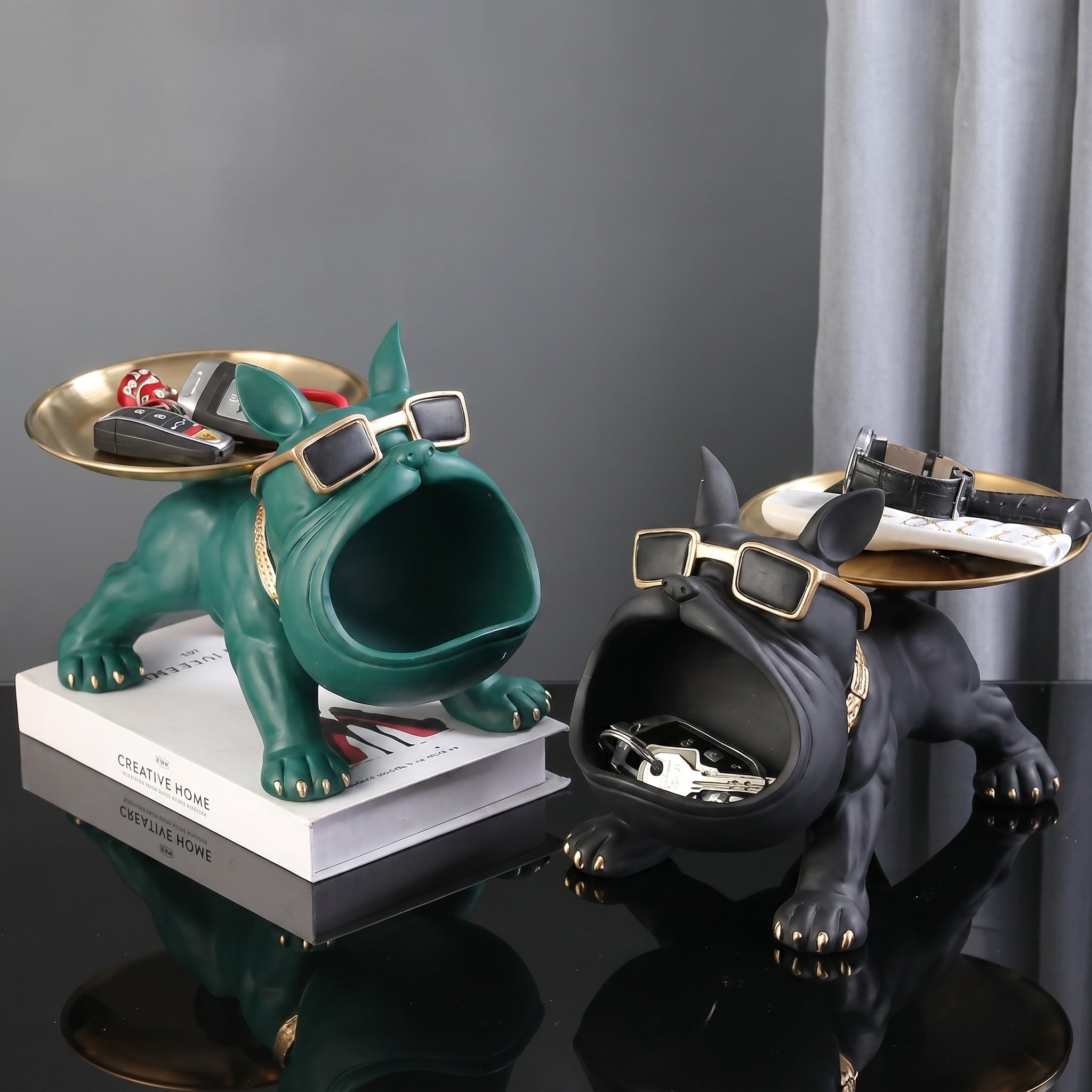 Figura di Bulldog con vassoio e spazio di stoccaggio
