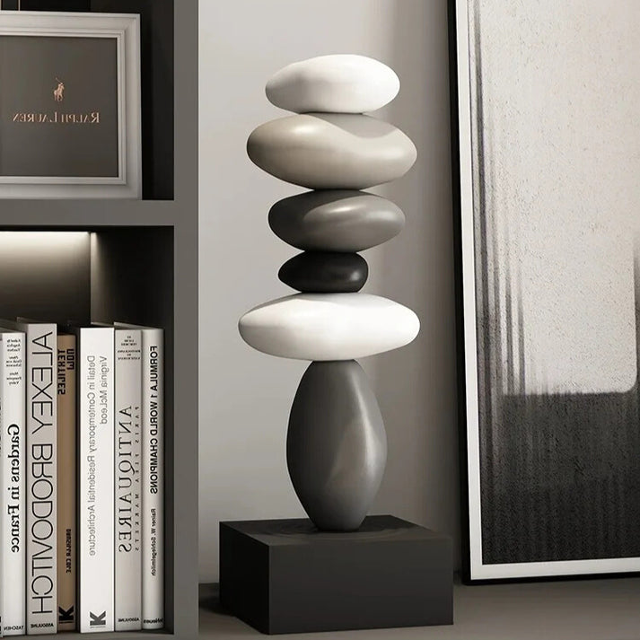 StoneBalance - Moderna stabile scultura in pietra