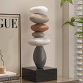 StoneBalance - Moderna stabile scultura in pietra