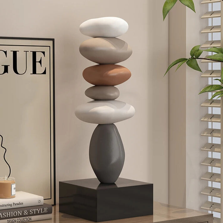 StoneBalance - Moderna stabile scultura in pietra