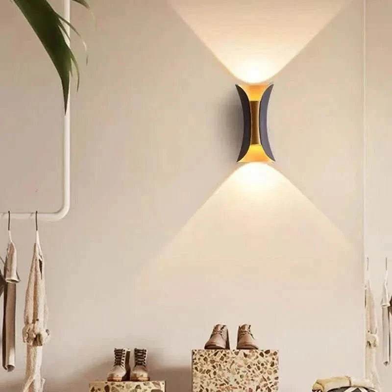 ORR CURVED – Applique LED curva per esterni con protezione IP65