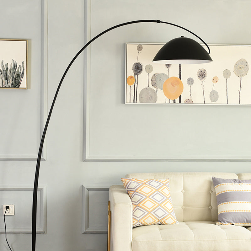 Lampada da Terra in Metallo Nero con Base Rotonda