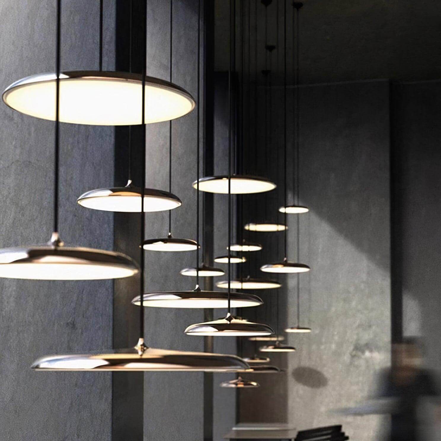 Lampada a Sospensione dal Design Semplice per Ambienti Moderni