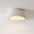 CALMLIGHT – Lampada da soffitto in resina minimalista per spazi sereni