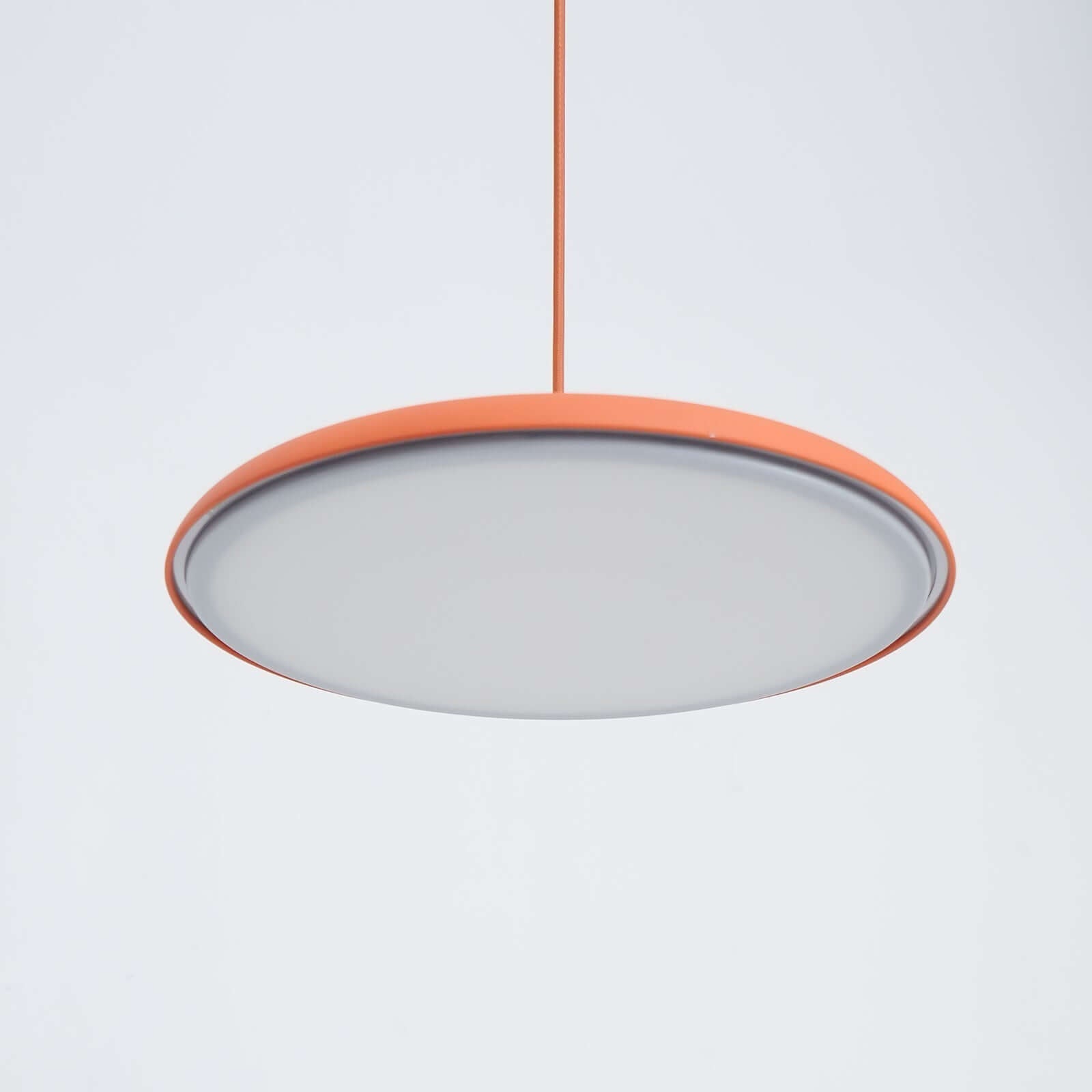 Lampada a Sospensione dal Design Semplice per Ambienti Moderni