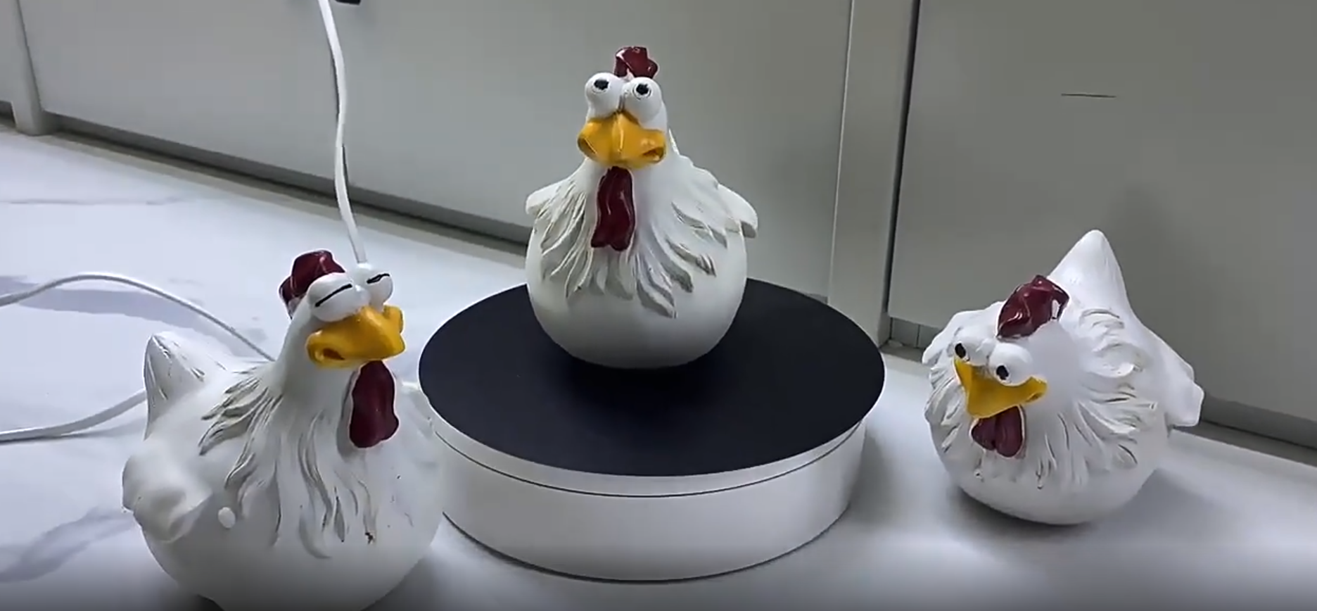 1+1 GRATIS | ChickenDeko - Statue di Galline a Grande Occhi per Giardino