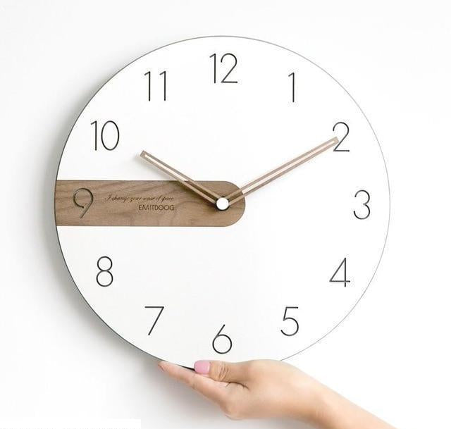 Orologio da Parete Scandinavo Classico con Accento in Legno