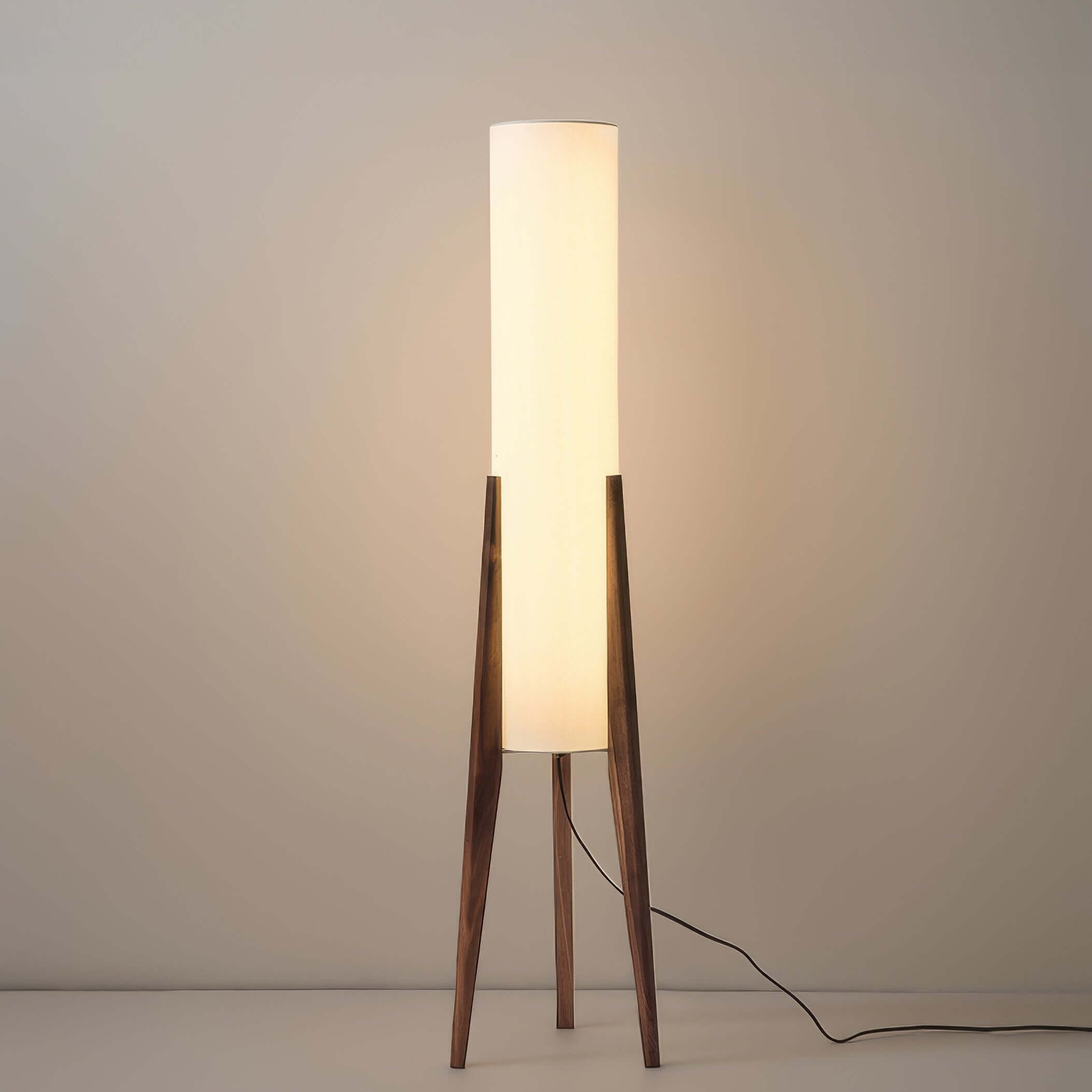 Lampada da Terra in Legno Massello con Paralume in Tessuto