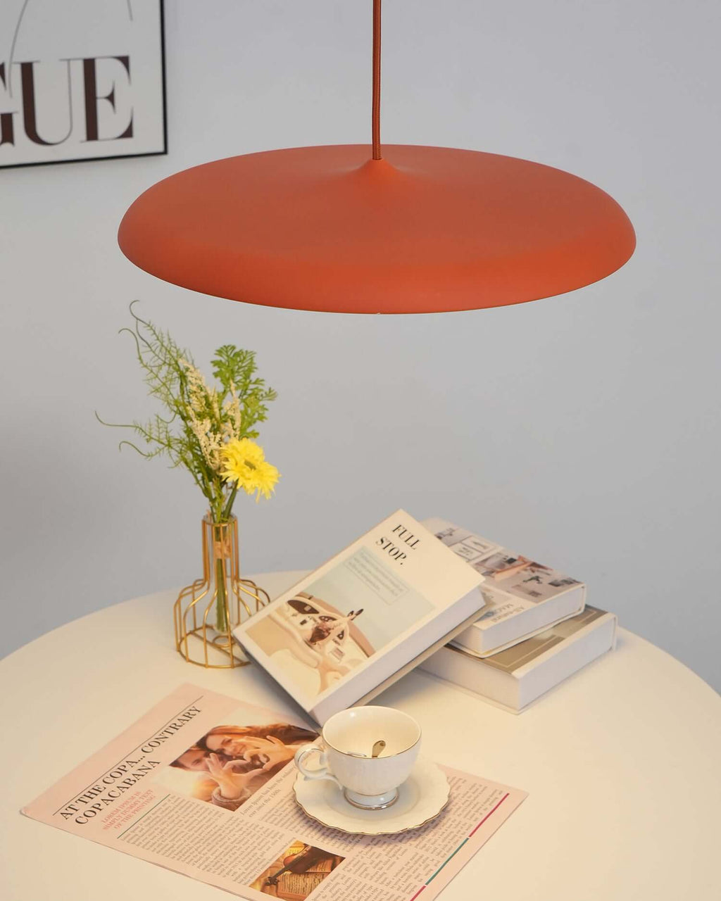 Lampada a Sospensione dal Design Semplice per Ambienti Moderni
