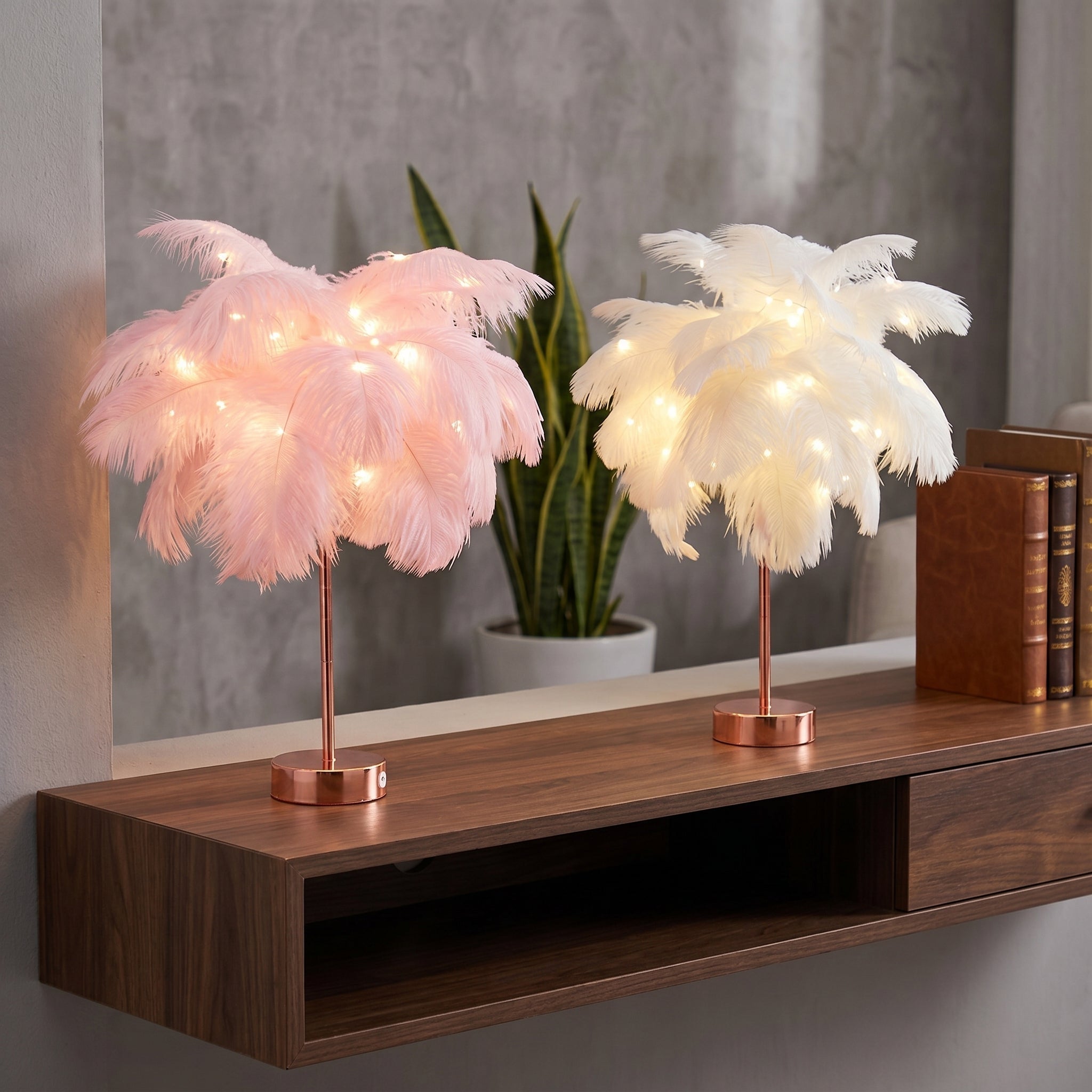 Lampada da tavolo decorativa con paralume a forma di piuma per camera da letto e soggiorno