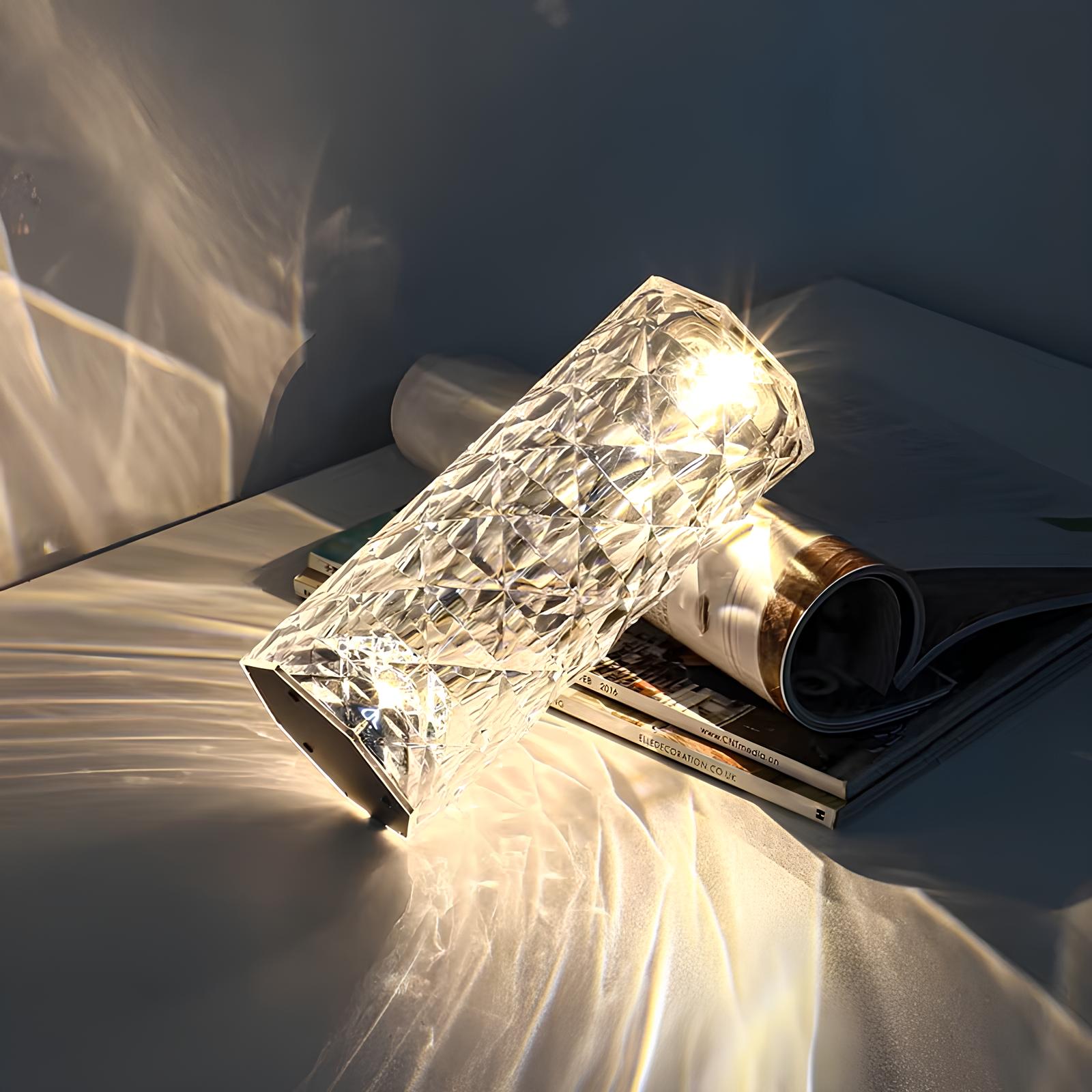 Lampada da tavolo LED a diamante con rosa di cristallo decorativa