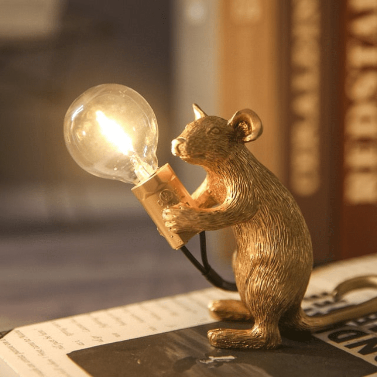 Mousey – Lampada da tavolo con Design Giocoso e Unico Punto di Attrazione