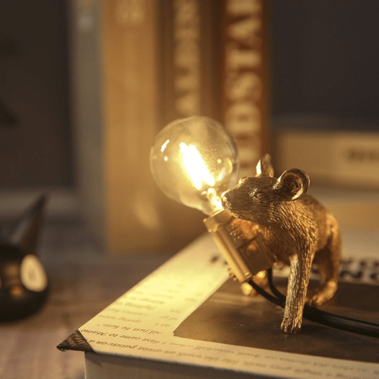 Mousey – Lampada da tavolo con Design Giocoso e Unico Punto di Attrazione