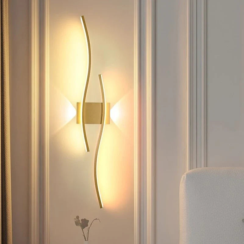 Moderna Applique LED – Design a Onde, Stile Minimalista | Brehn