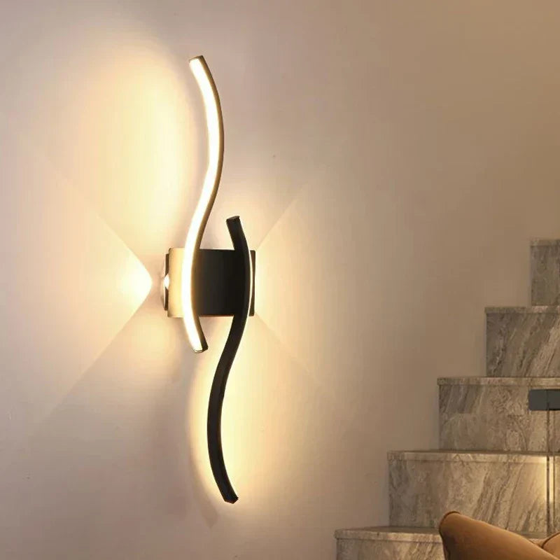 Moderna Applique LED – Design a Onde, Stile Minimalista | Brehn