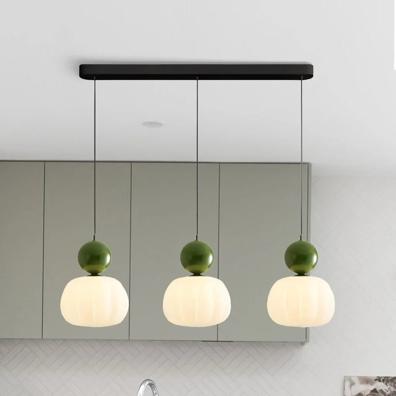 Lampadario Art Deco in tonalità crema – Stile ed Eleganza