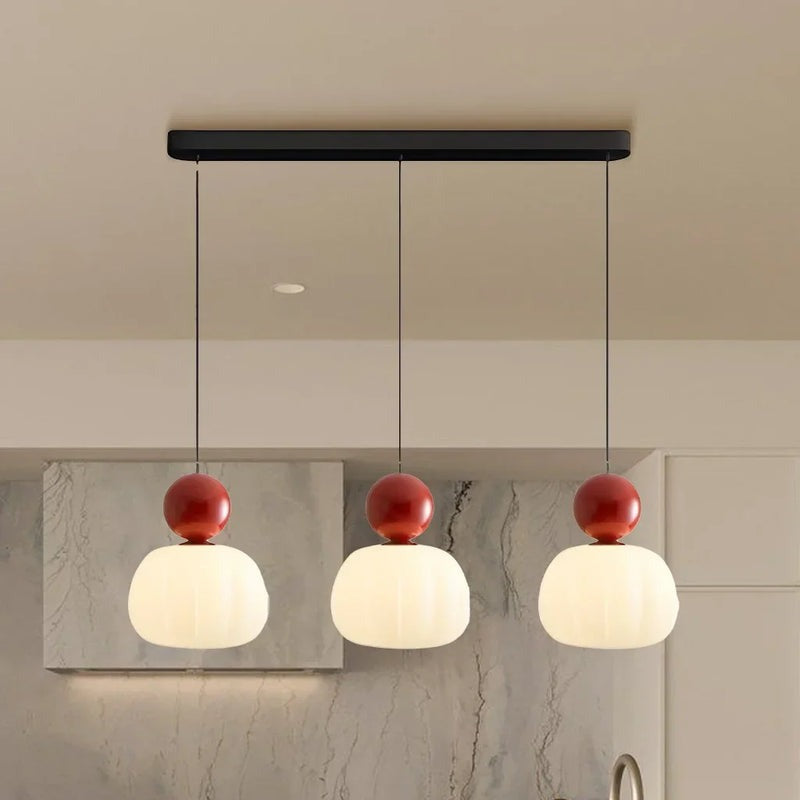 Lampadario Art Deco in tonalità crema – Stile ed Eleganza