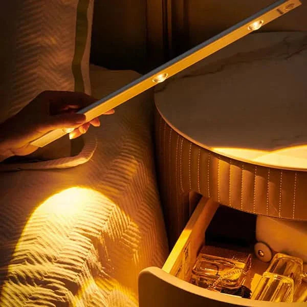 Luce Smart LED Wireless Dimmerabile con Sensore di Movimento