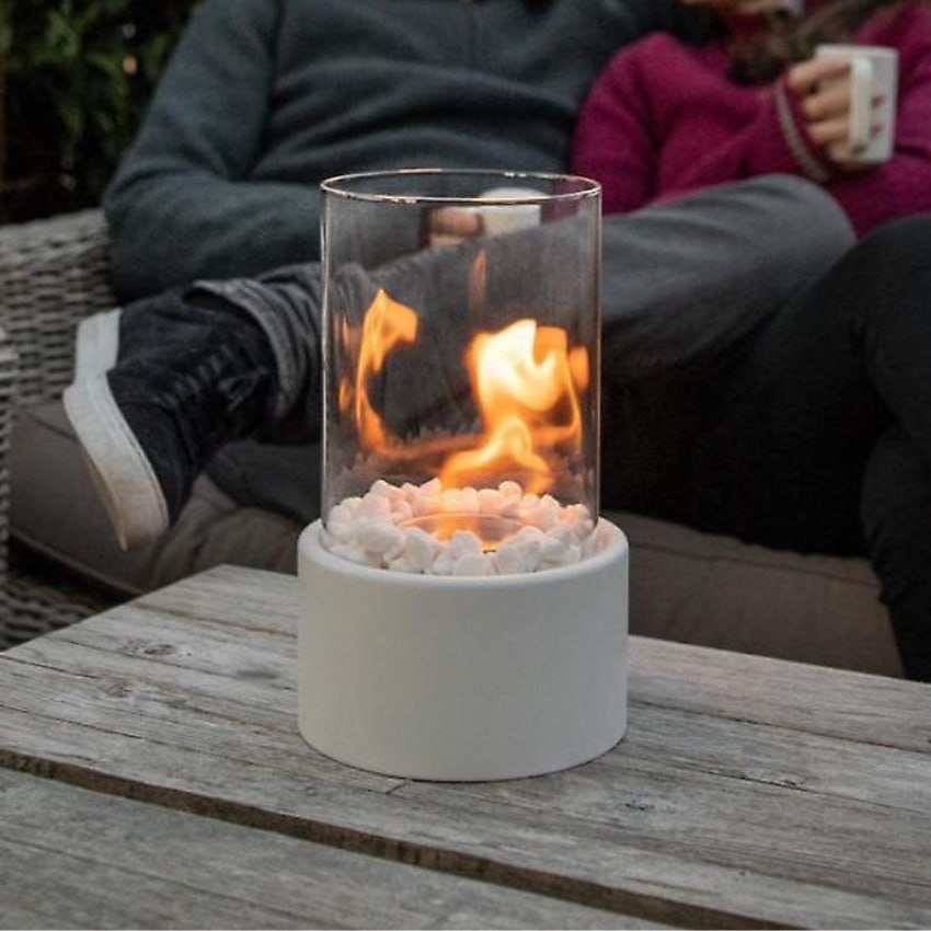 EternaFlame – Elegante lampada ad olio in vetro con telaio in metallo per un'illuminazione d'atmosfera senza tempo