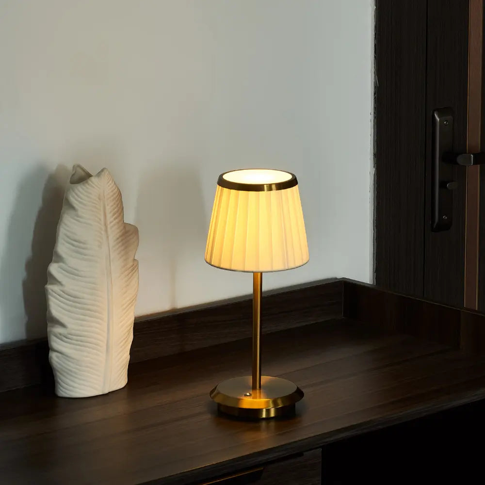 GlowTide – Lampada da tavolo dimmerabile ricaricabile con tre modalità di luce, resistente all'acqua per interni ed esterni