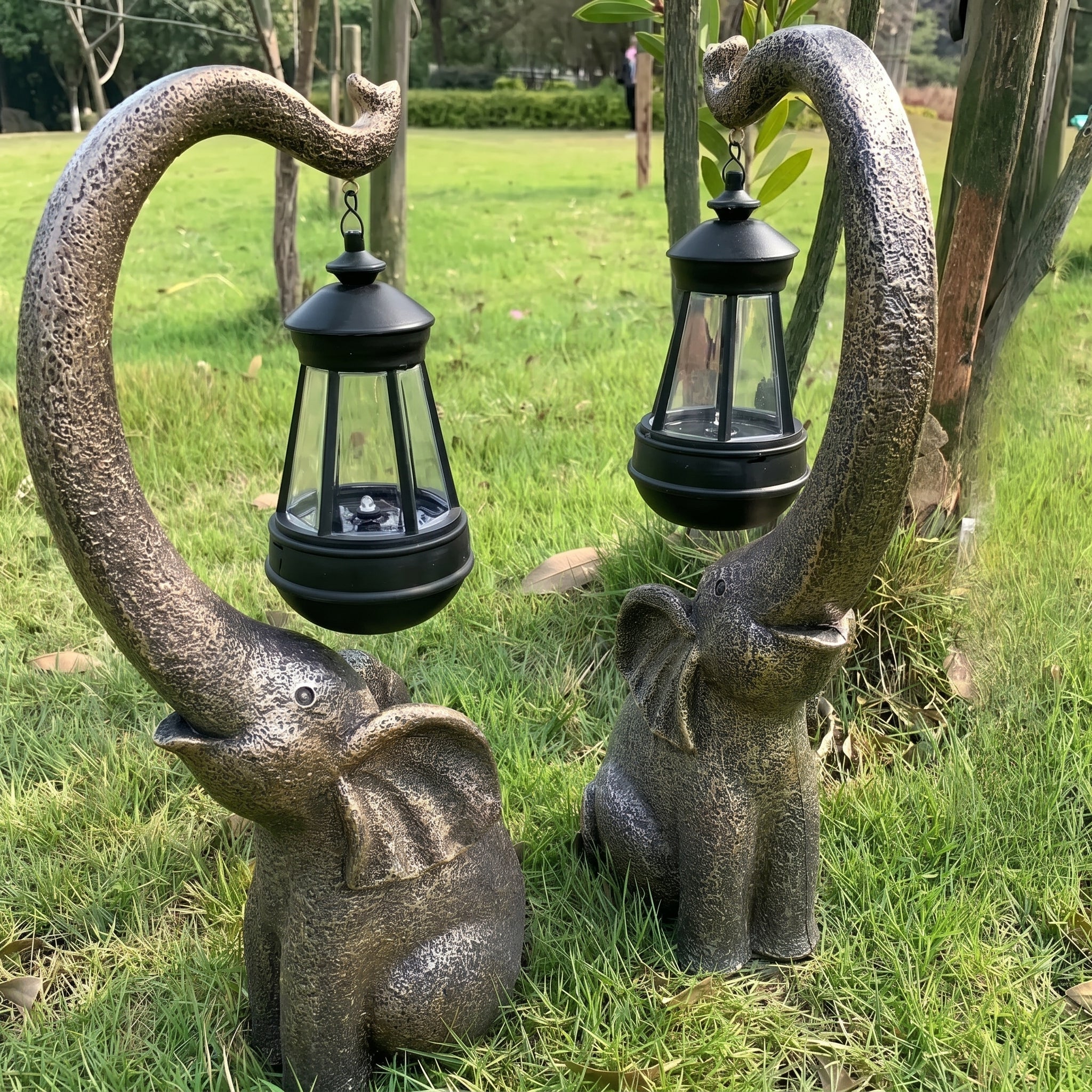 Scultura di elefante con lanterna per percorsi esterni