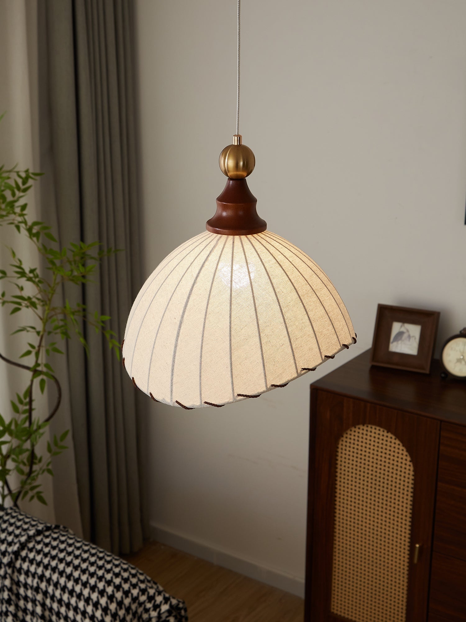 Elegant Eldora Pendant Light - Timeless Design