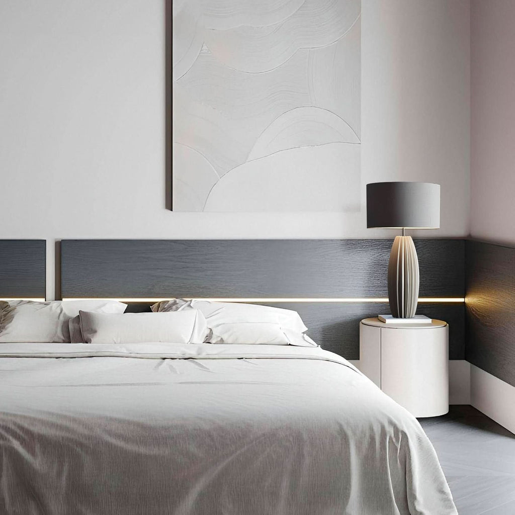 Lampada da Tavolo Elegante a Strati – Base in Ceramica con Paralume in Tessuto