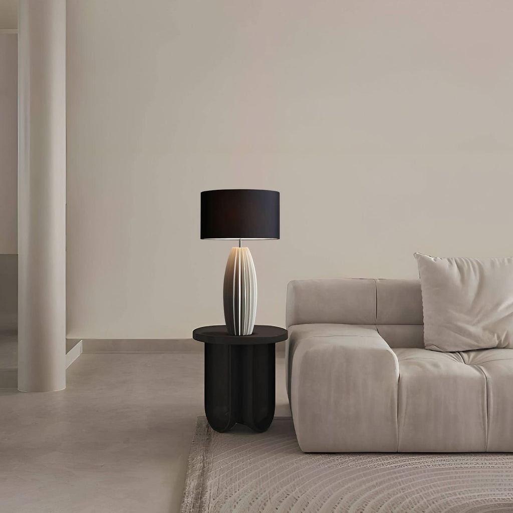 Lampada da Tavolo Elegante a Strati – Base in Ceramica con Paralume in Tessuto
