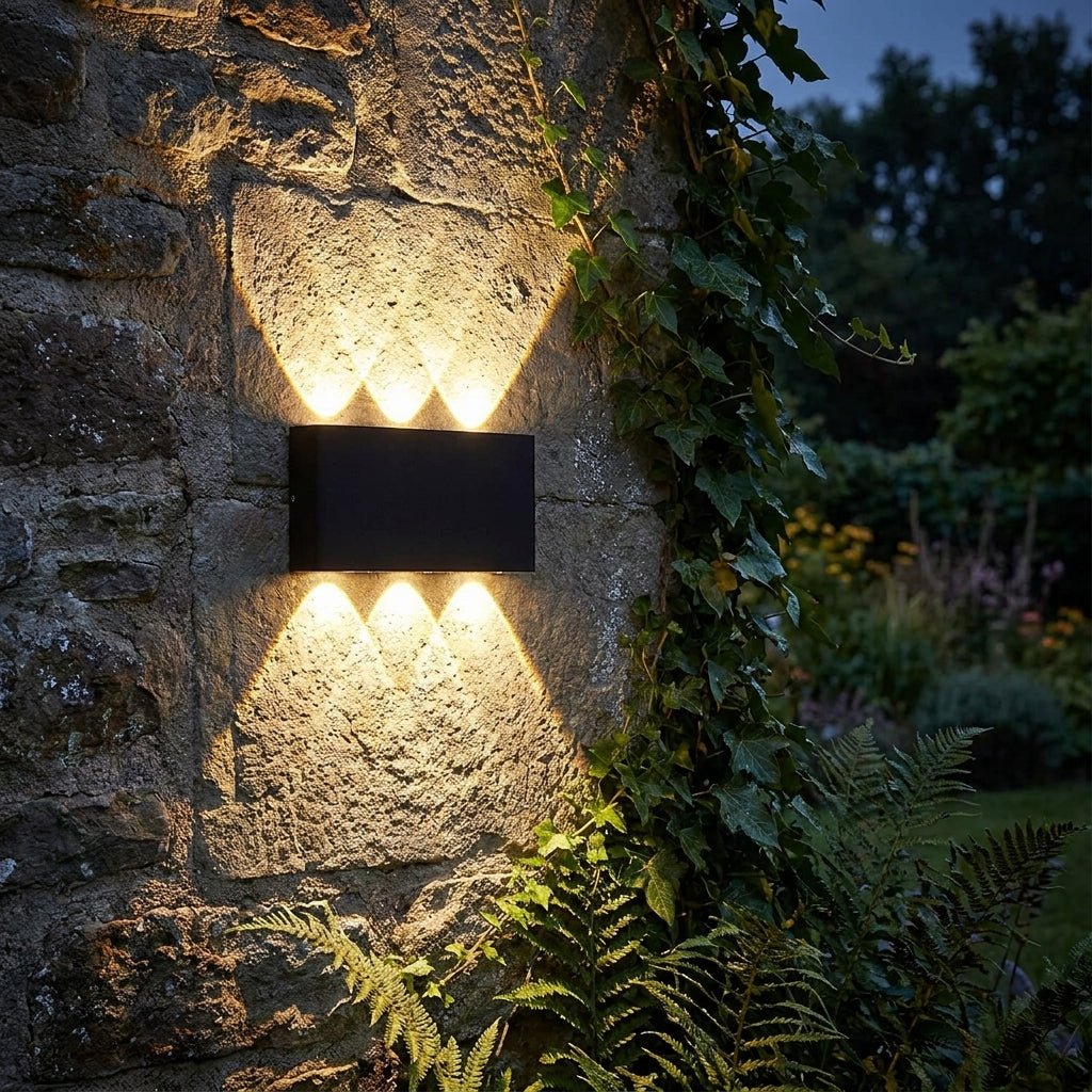 Elina – Lampada da parete LED moderna per interni ed esterni in nero e bianco