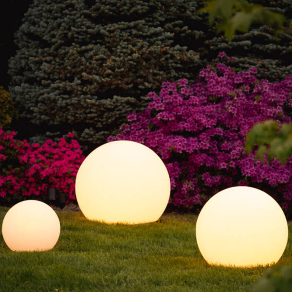 Luce da Giardino LED Rotonda Impermeabile con 16 Colori e Telecomando - Perfetta per Giardino, Portico e Feste
