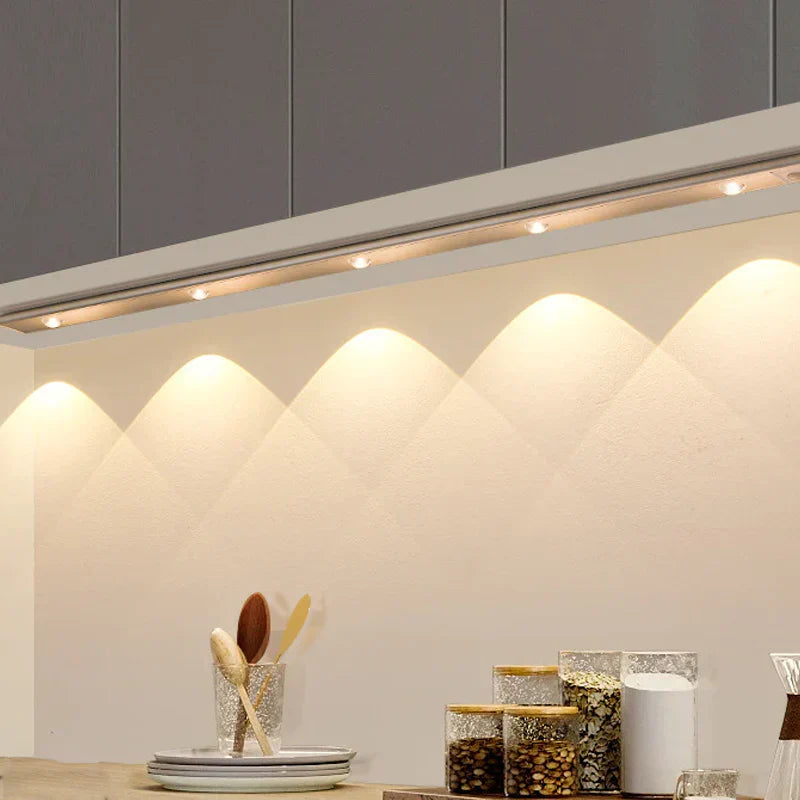 Luce da cabinet di lusso senza cavi - LumiLux