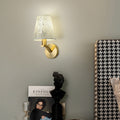 Lampada da parete in tessuto elegante con design floreale
