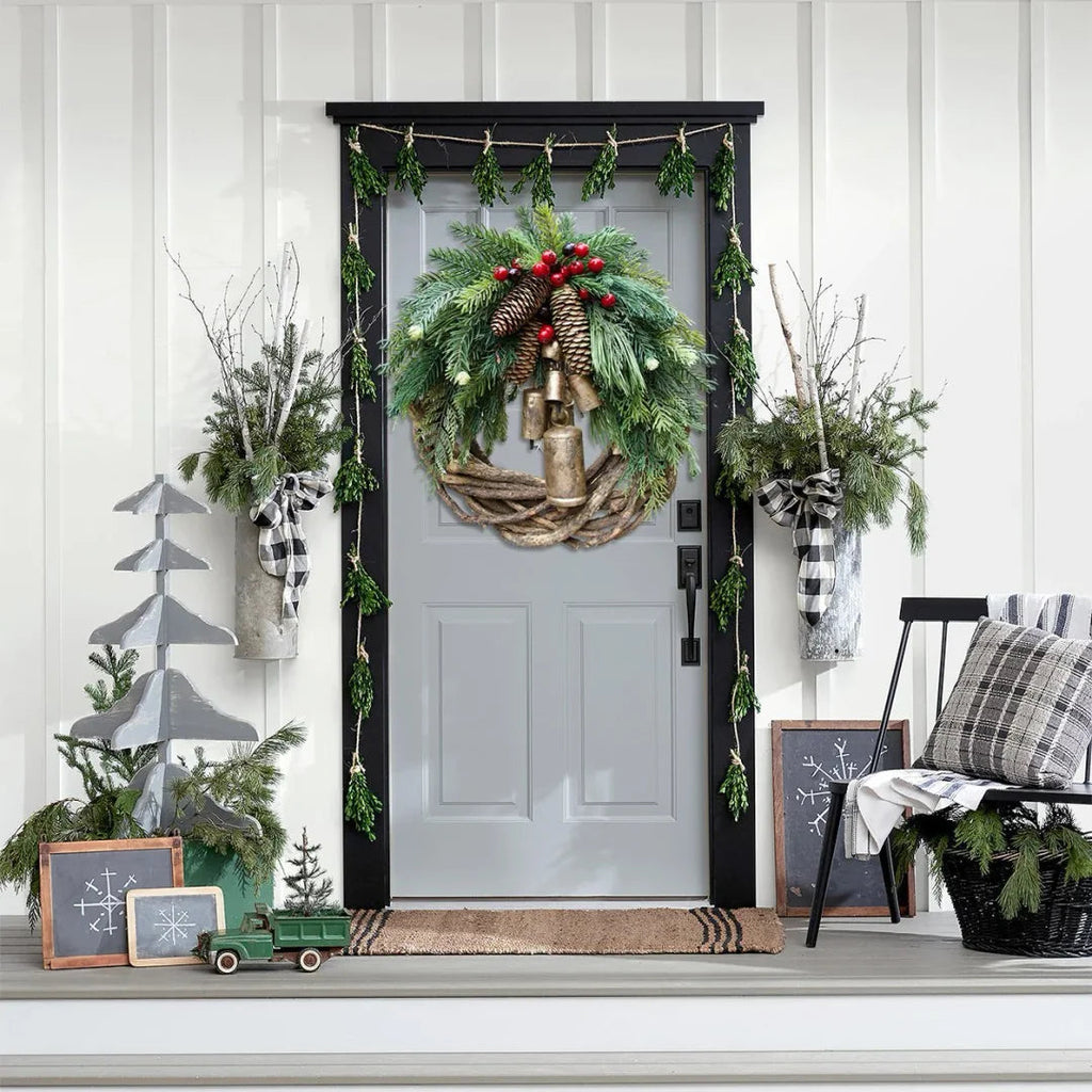 Ghirlanda di Natale Stile Boho Base in Vite Rustica con Pigne e Campane Dorate
