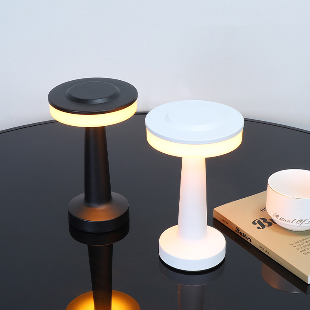 Lampada da Tavolo LED in Metallo Moderna