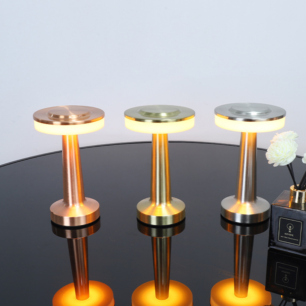 Lampada da Tavolo LED in Metallo Moderna