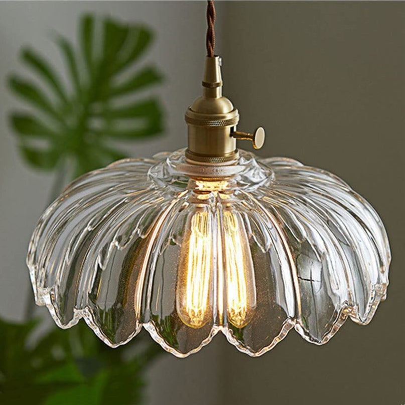 Luce in vetro che incanta per i dettagli!