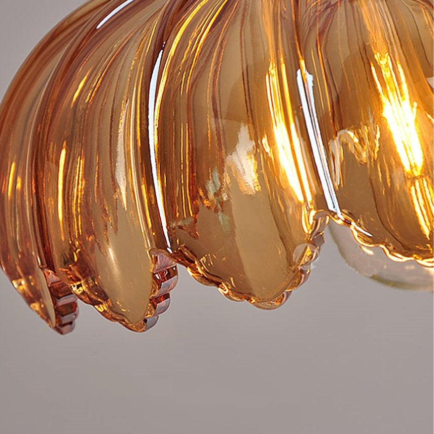 Luce in vetro che incanta per i dettagli!