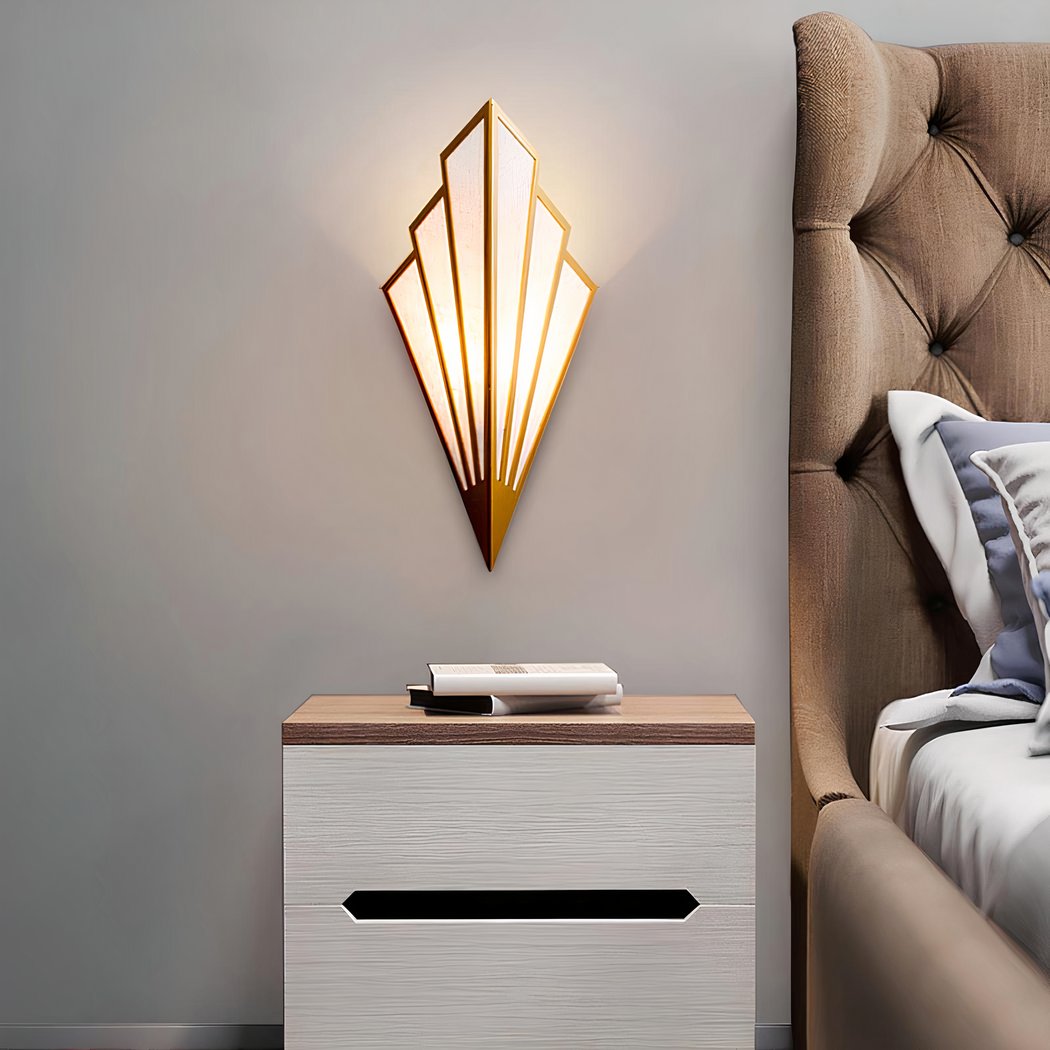 Applique con design geometrico a diamante
