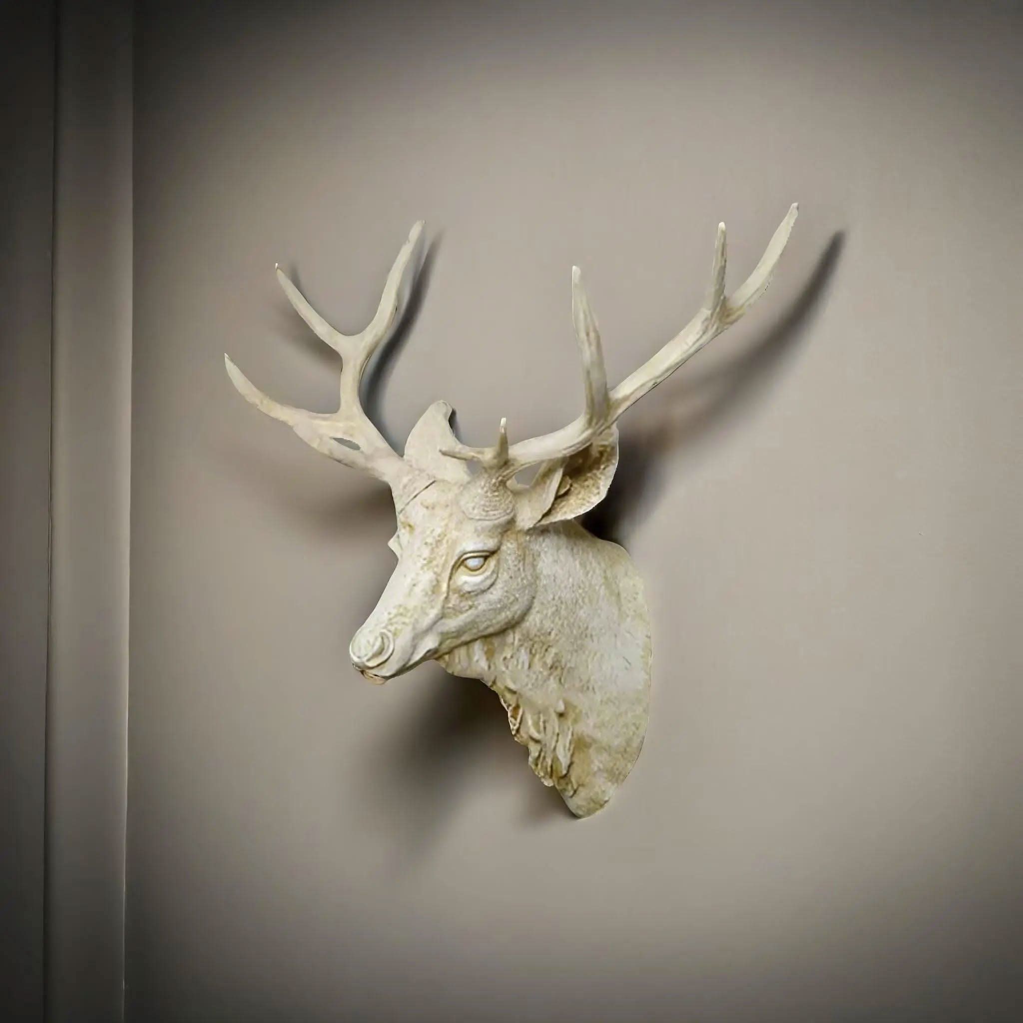 Decorazione da Parete con Testa di Cervo Finta
