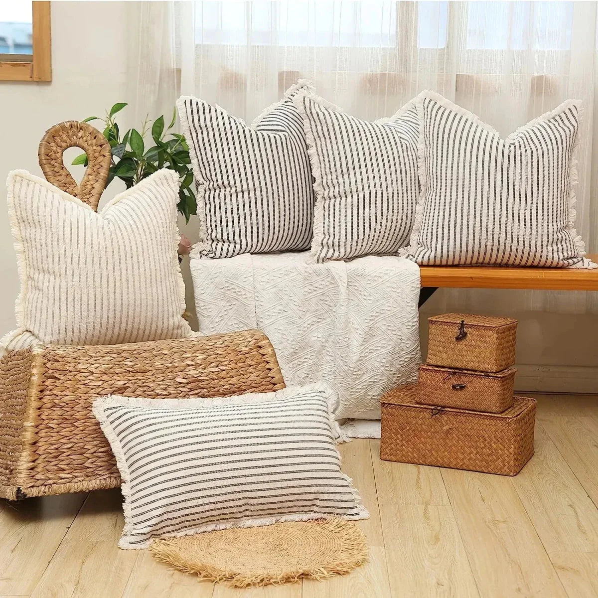 Meli | Copricuscino Jacquard con Bordo Arricciato Bianco in Misto Cotone per Divano, Letto e Poltrona